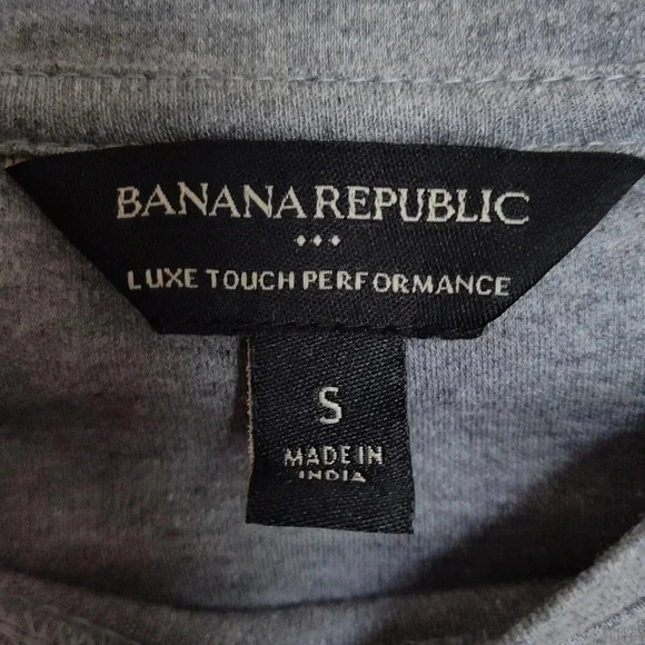 Banana Republic Luxe Touch Performance Gray Long Sleeve Tee Shirt | Size Small - Picture 4 of 5